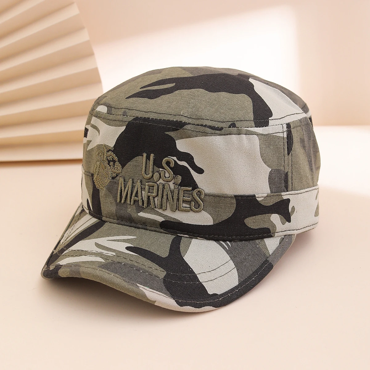 Frühlings- und Herbst-Trendmode: Camouflage-Flatcap, lässige Sonnenschutz-Mütze für Outdoor-Aktivitäten, geeignet für Wanderungen.
