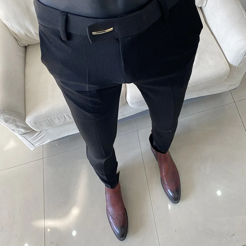 Pantaloni da abito a righe di alta qualità 2025 Primavera Nuovi uomini Pantaloni da abito sociali da ufficio formale da uomo d'affari Pantaloni da sposa casual slim fit