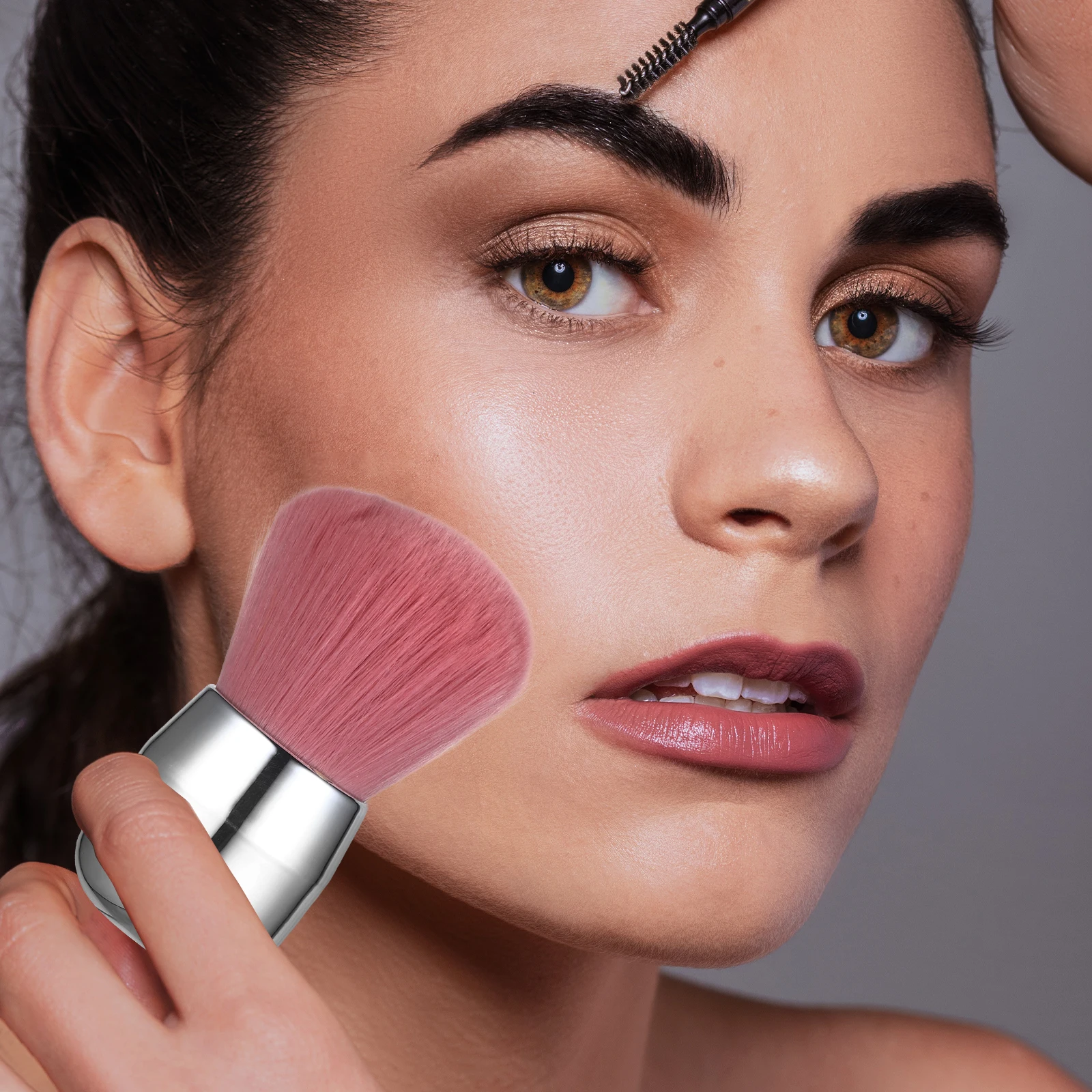 

Mushroom Head Dust Makeup Brushes Powder Blush Travel Beauty Brush Tool Face Brush Aluminum Tube Synthetic Fiber