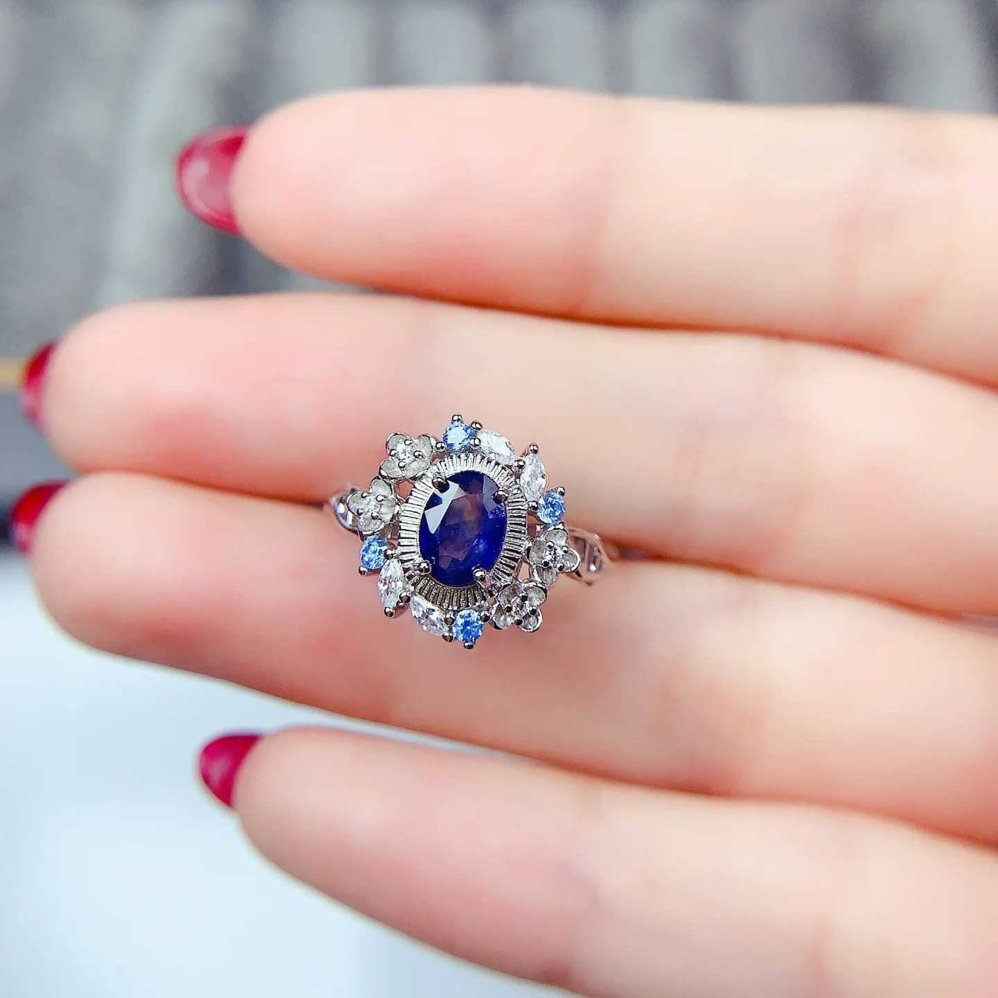 

New 925 silver sapphire ring, oval shape, 5x7mm, versatile, fashionable, light luxury, delicate and luxurious for women