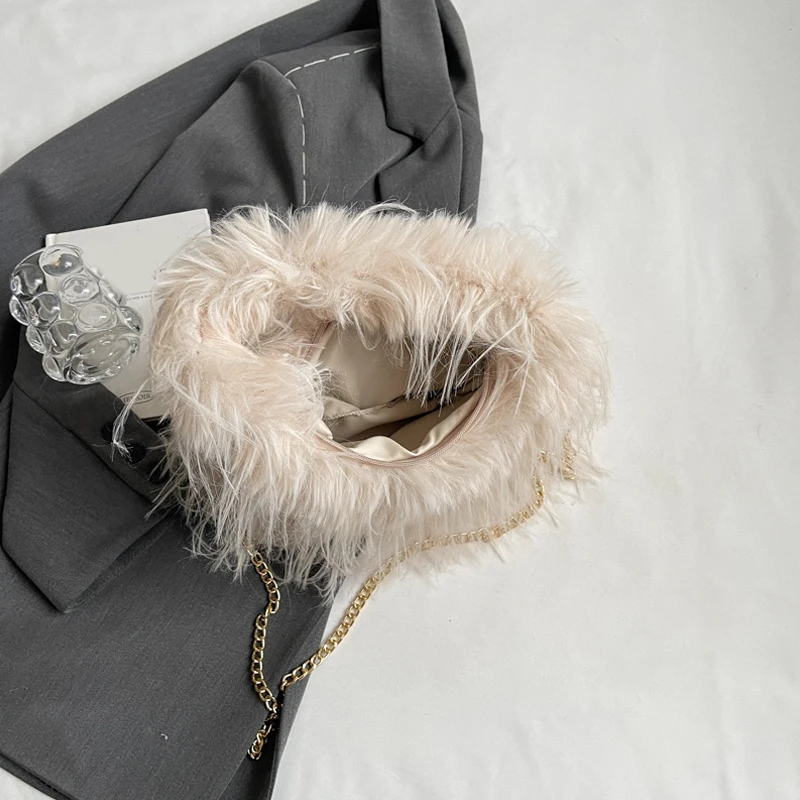 กระเป๋าถือขนเฟอร์เทียม แฟชั่นพู่ห้อยยาว กระเป๋าสะพายข้างขนปุย กระเป๋าถือผู้หญิง ขนฟู จุของได้เยอะ