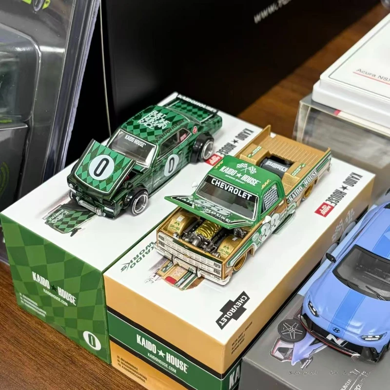 Kaido House + MINIGT Chevrolet Silverado Nissan Skyline 2000GT-R (KPGC10) Cortez V1 Alloy Car Model