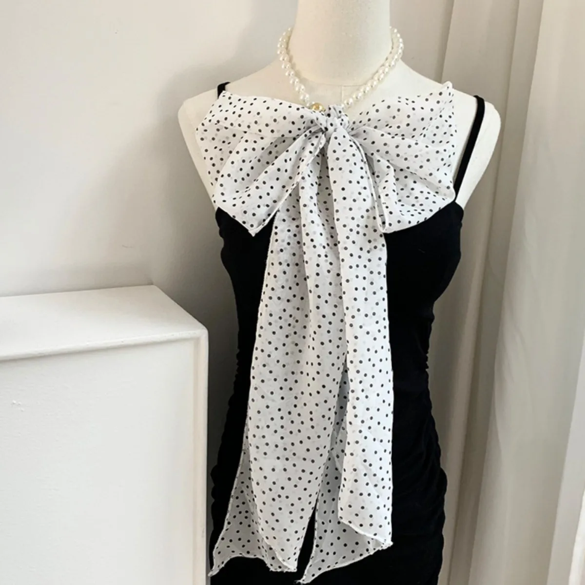 

1PCS new big pearl necklace, long silk scarf, high-end fashion leopard print streamer, tied bag, ribbon