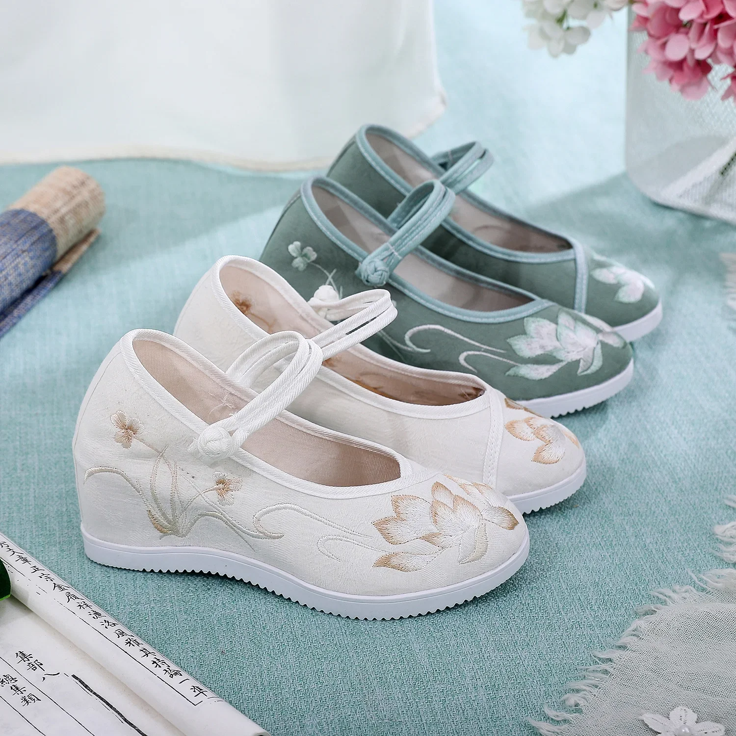 

Size 34-41 Ethnic Style Wedges High Heel Ankle Strap Chinese Style Embroidered Platform Ladies Comfortable Hanfu Shoes W293
