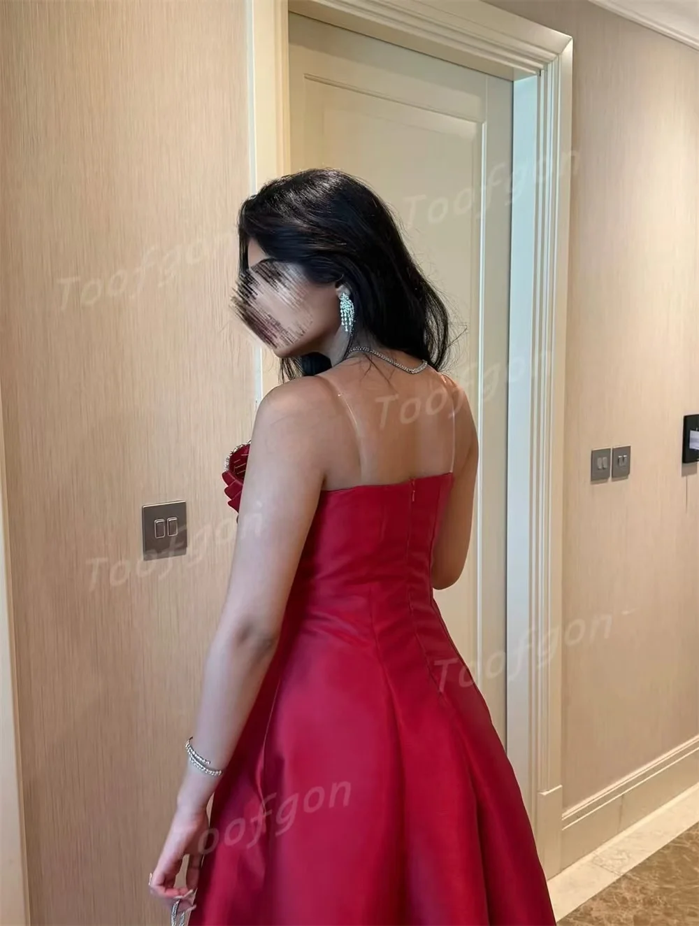 Toofgon 恋人レッドウエディングドレスサテンクリスタルビーズパーティードレス A ラインレースアップバックイブニングドレス女性カスタマイズ