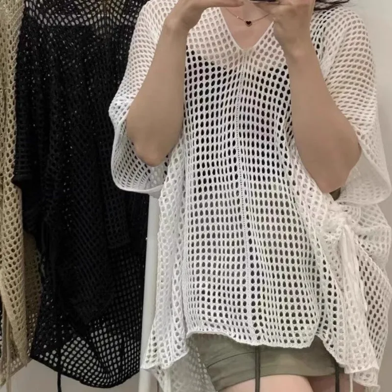 

Slim and Stylish V-neck Openwork Knit Top for Women Loose and Fashionable New Style Versatile Grid Pullover Sweater