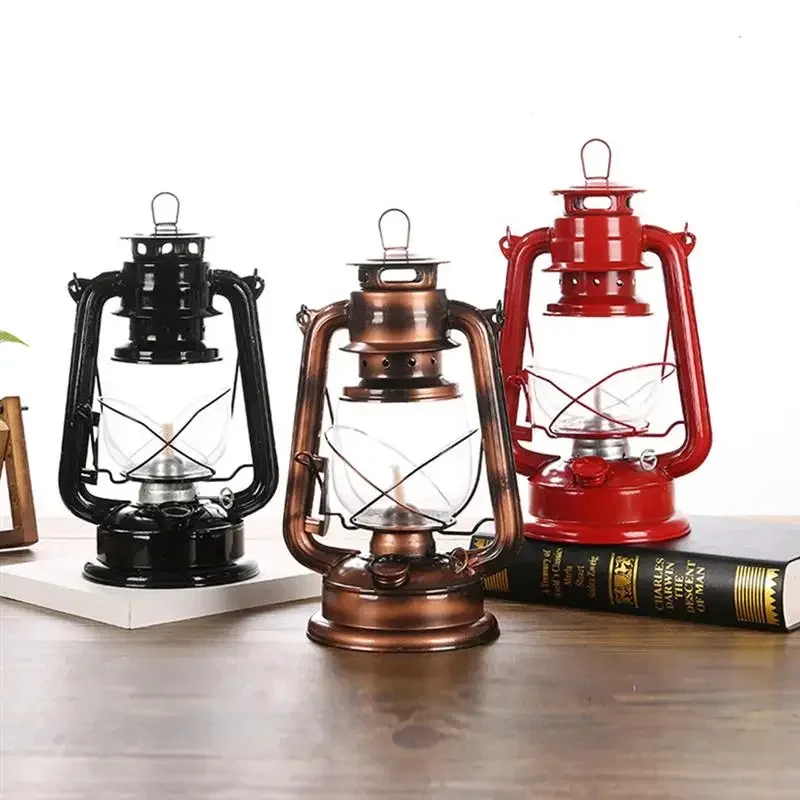 

1pc Vintage Nostalgic Classic Kerosene Lamp Retro Lantern Paraffin Lamp Wild Emergency Light for Camp 24.5cm in Height