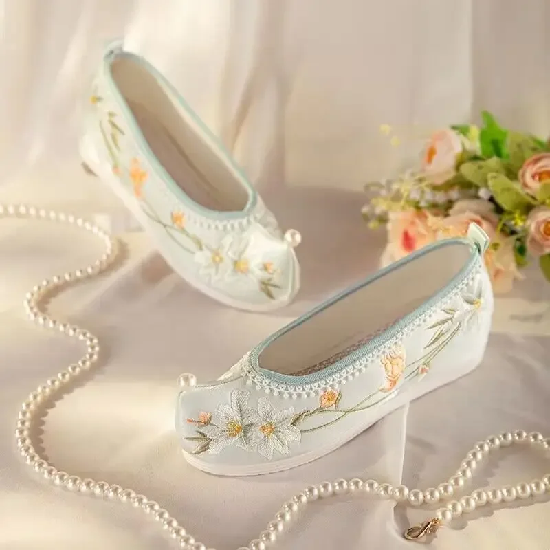 Chinese Hanfu Shoes Women Traditional Ancient Heighten Flat Bottom Shoes Embroidery Shoes Ming Dynasty Hanfu Shoes Plus Size