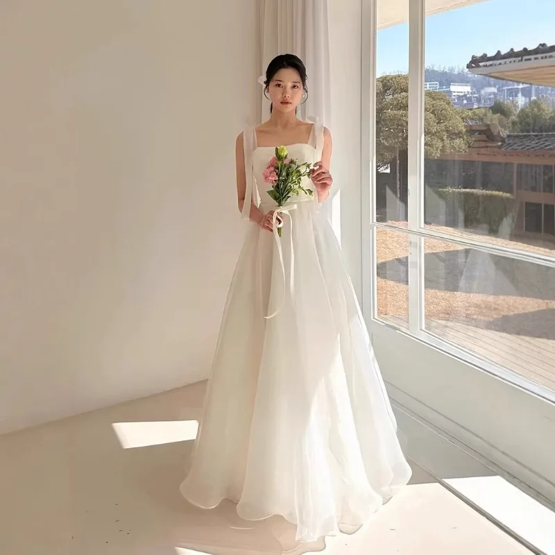 2026 vestido de casamento leve com alça, organza sonhadora, fotografia de viagem minimalista, vestido de véu branco, vestido de véu principal de casamento ao ar livre