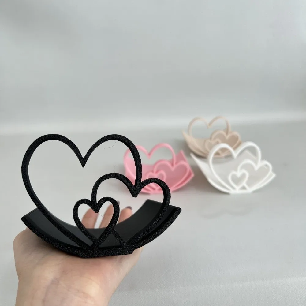 Heart-shaped Toilet Roll Holder 3D Printed No-slip Base Toilet Paper Rack Stable Rust-proof Paper Towel Container