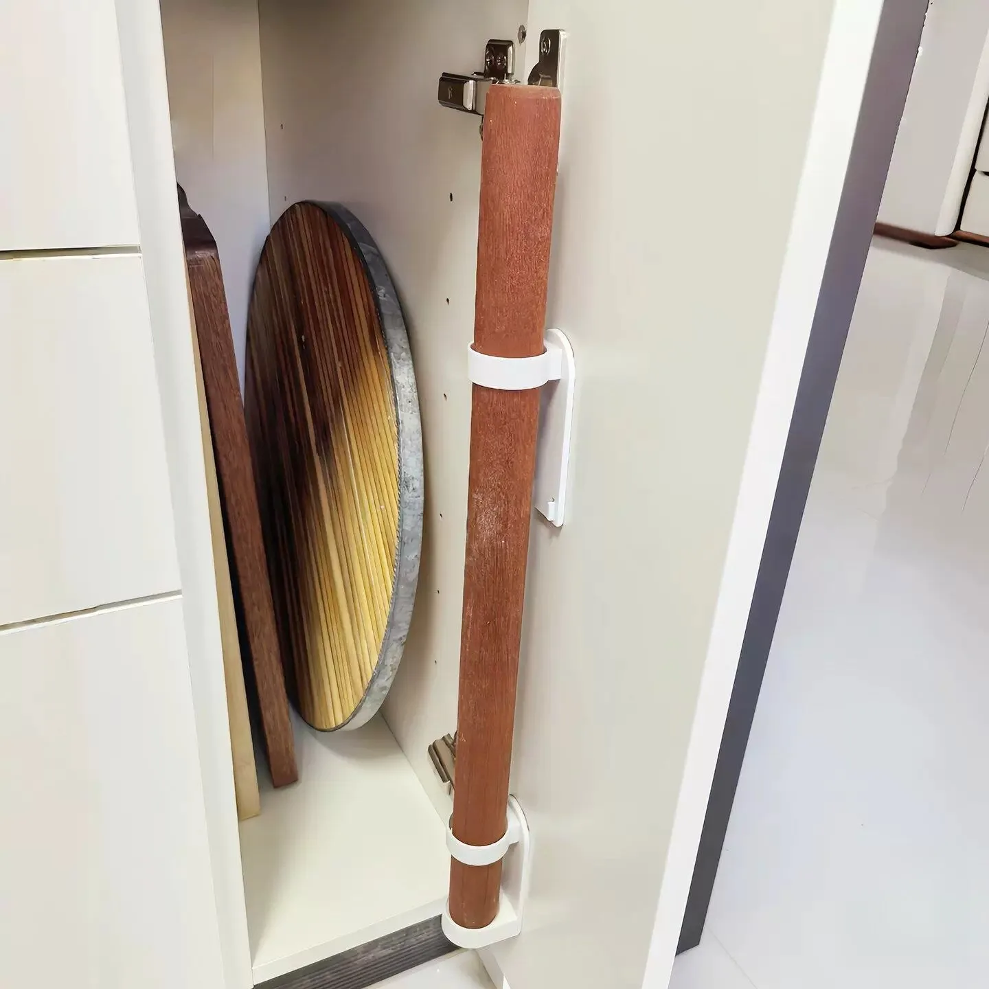 support-de-rangement-multifonctionnel-pour-rouleau-a-patisserie-organisateur-d'armoire-sans-percage-support-elegant-pour-rouleau-a-pate