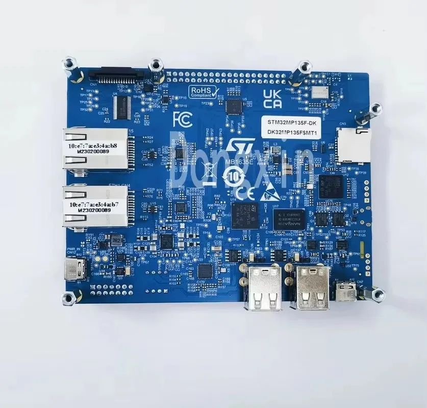 Kit de découverte STM32MP135F-DK avec kit de développement MPU STM32MP135FAF7