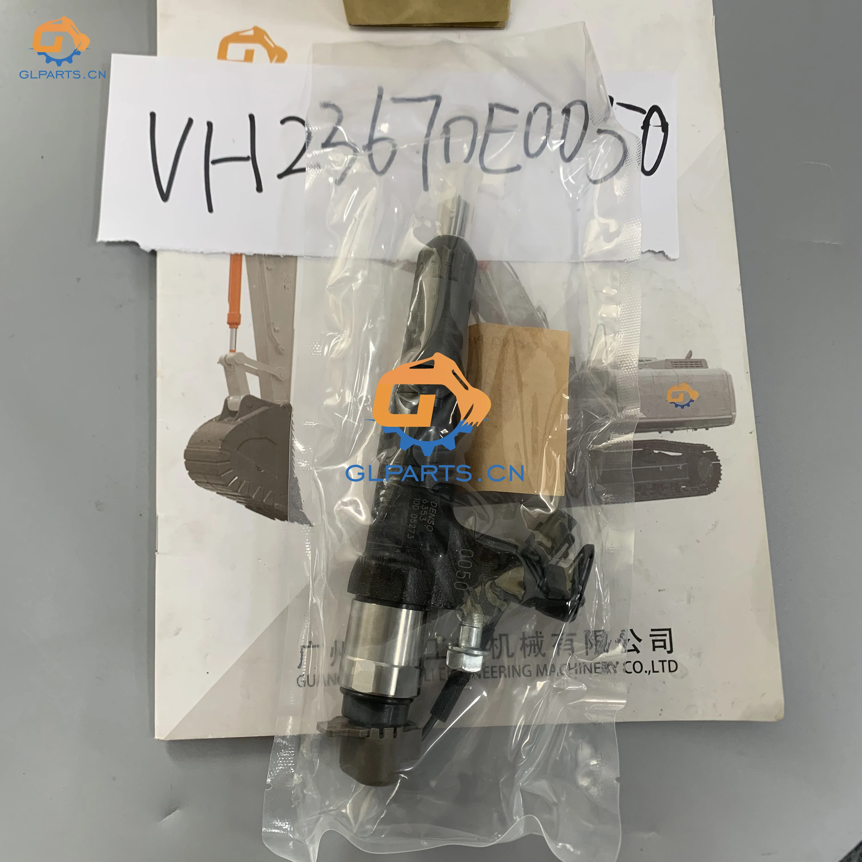 Machinery engine parts J06 J05E engine fuel injector VH23670E0050 common rail injector SK200-8 SK210-8 injector