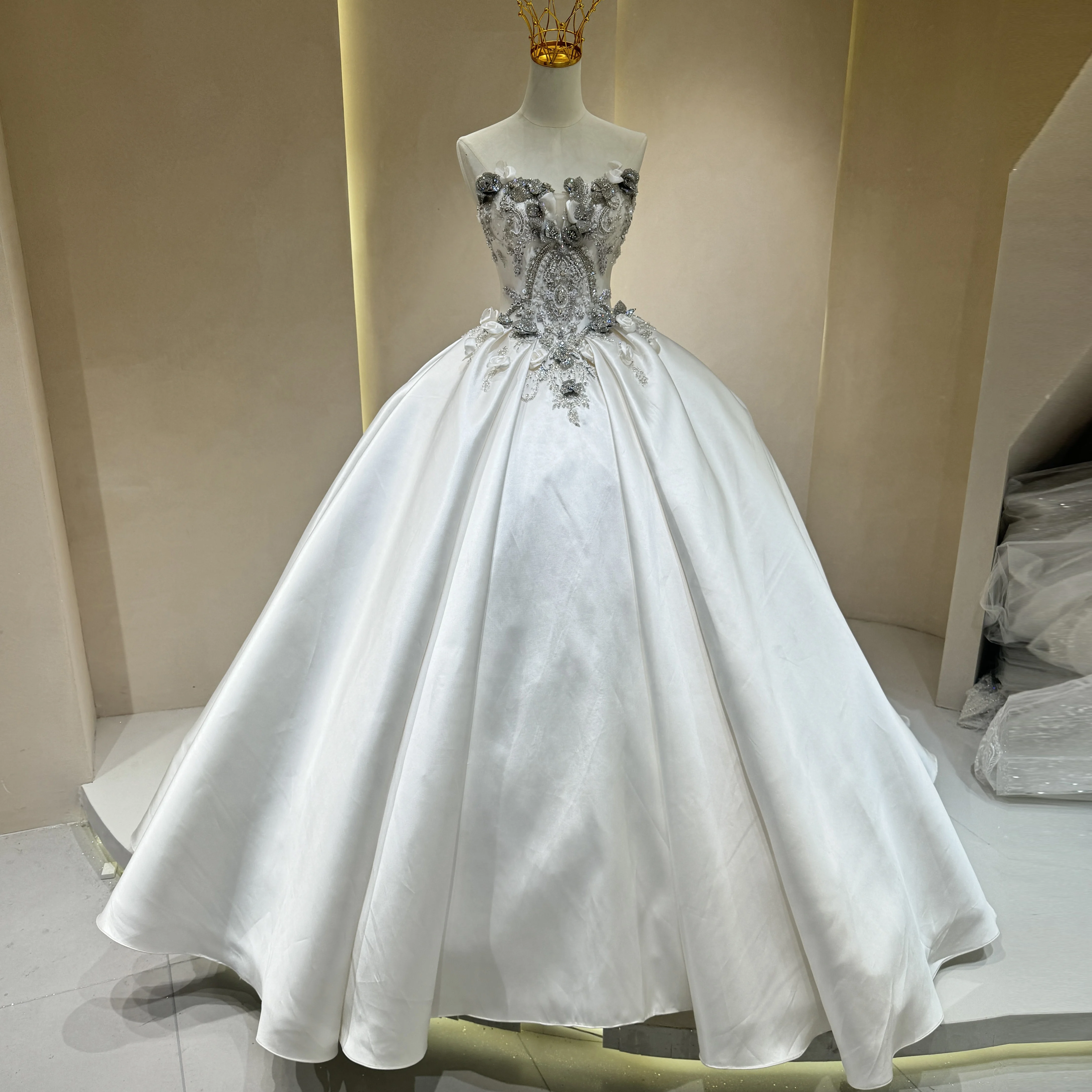 

Атласное свадебное платье без бретелек с изысканной вышивкой и длинным шлейфом без рукавов на шнуровке с корсетом, свадебное платье по индивидуальному заказу