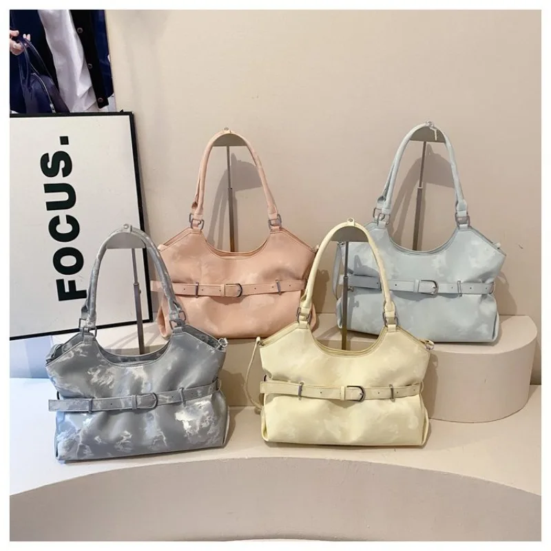 fashionable-luxury-diaper-bag-for-ladies-high-end-minimalist-leisure-business-solid-color-shoulder-bag