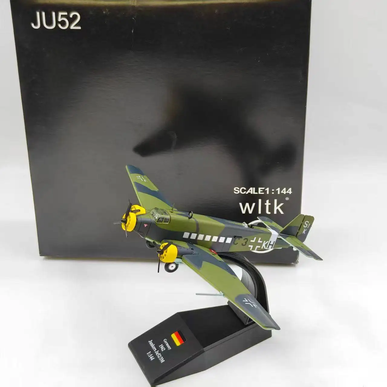 Diecast WLTK 1:144 Scale World War II Junkers Ju52 Military Transport Aircraft Alloy Aircraft Model