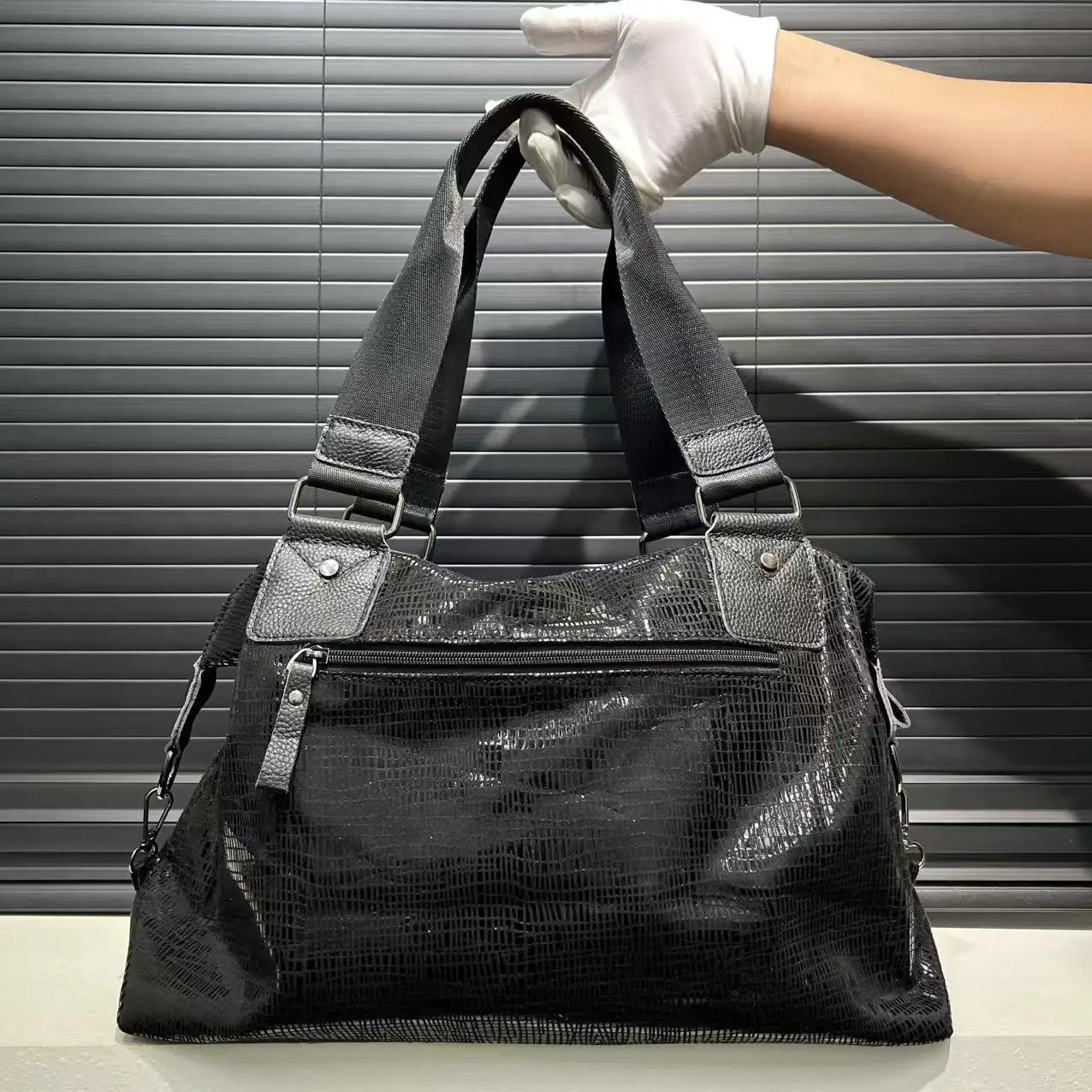 Ladies' fashionable and gorgeous diamond studded shoulder bag with elegant bear pattern, single shoulder crossbody bag