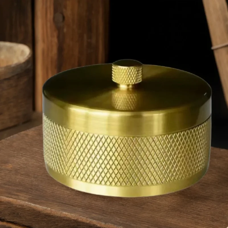 Creative Reticulated Round Ashtray Outdoor Portable Windproof Car Ashtray with Lid Home Office Desktop Brass Ashtray Ornaments