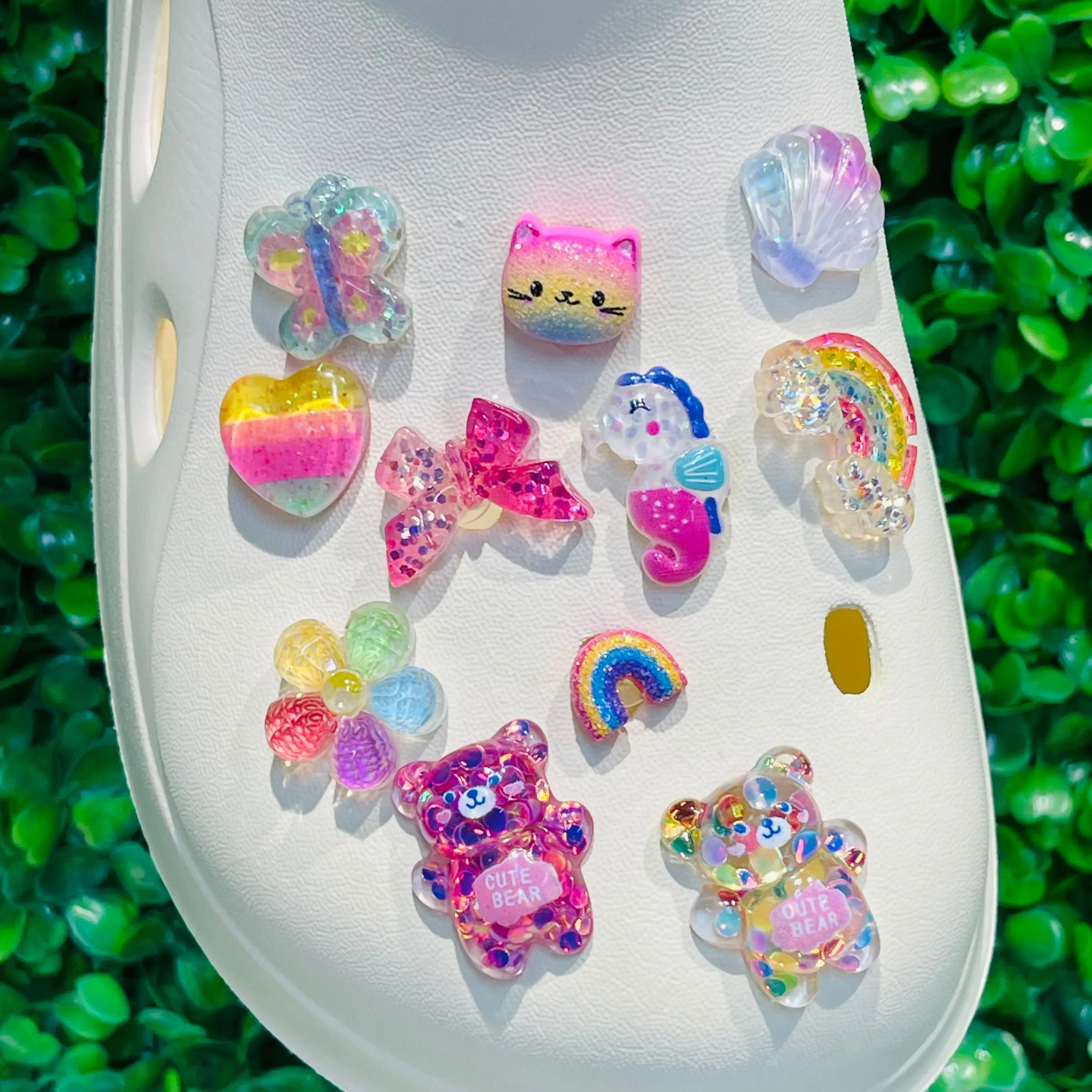 New Arrival 10Pcs Lovely Butterfly Bear Resin Shoes Charms Decorations Rainbow Shell Cat Children Bracelet Buckle