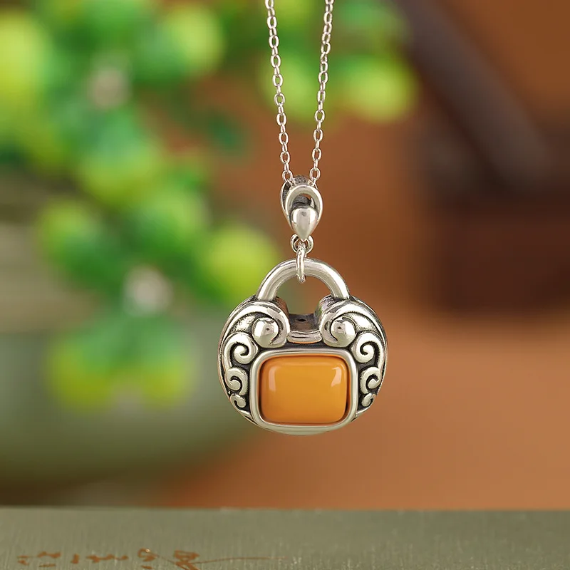 

S999 Amber Cloud Ruyi Lock Style Elegant Versatile Silver Pendant