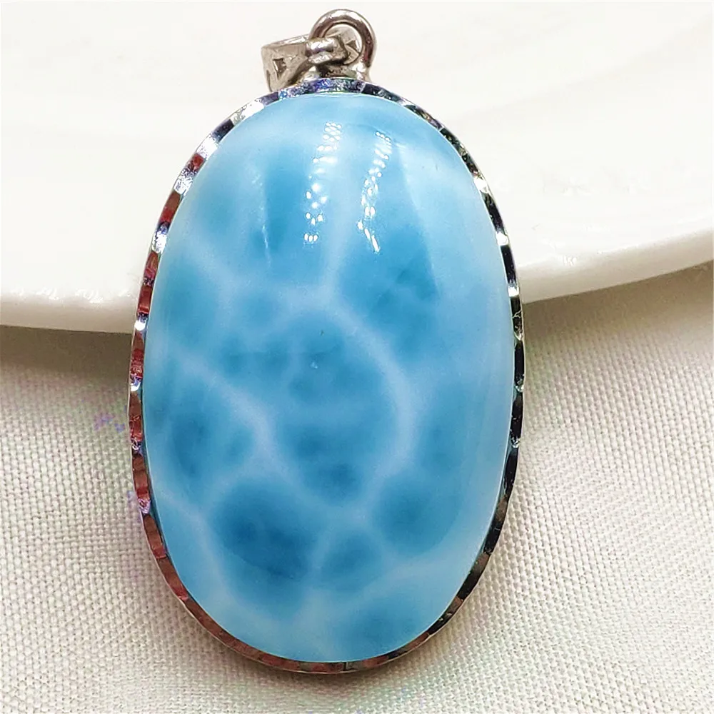 Natürlicher blauer Larimar-Anhänger für Damen und Herren, oval, 29 x 19 x 10 mm, Wassermuster, 18 Karat Gold, Kristall-Liebeshalskette von Dominia AAAAAAA