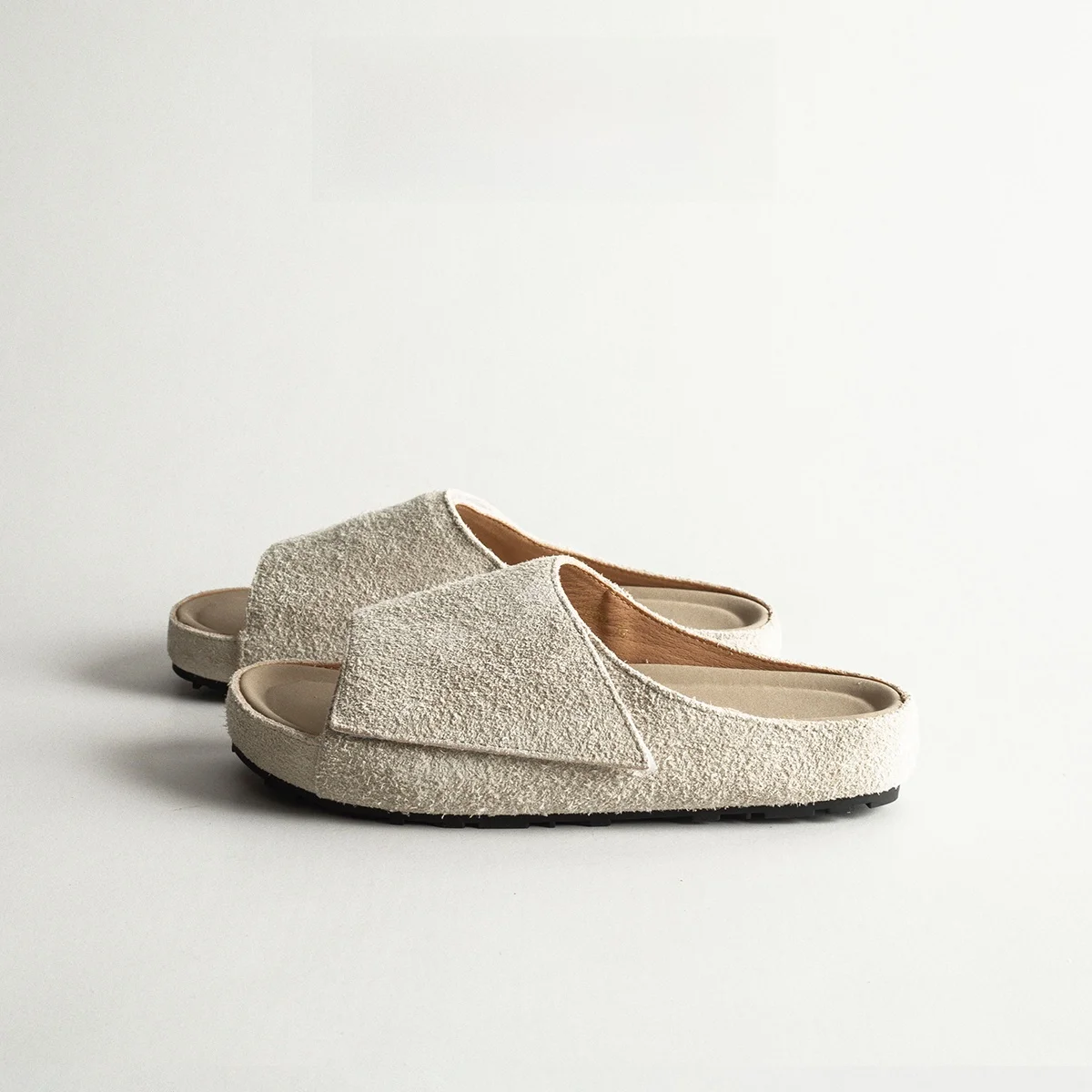 

Genuine Leather Retro Thick Bottom Slippers Women Summer Outdoor Versatile Open-Toe Casual Beach Vacation Sandals