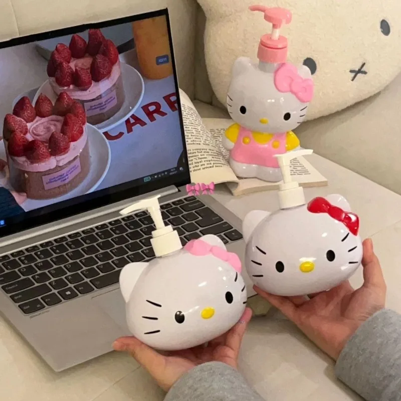 

New Kawaii Sanrio Hello Kitty Body Wash Dispensing Press Bottle Lotion Hand Bottle Type Suitable for Travel and Business Trips
