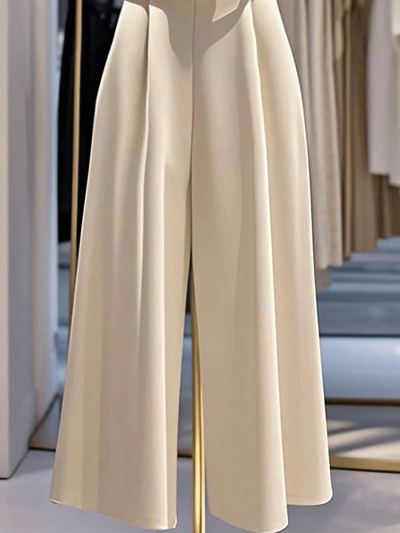 بذلة أنيقة من الساتان على الطراز الأوروبي والأمريكي مع ياقة كومة وأرجل واسعة للنساء