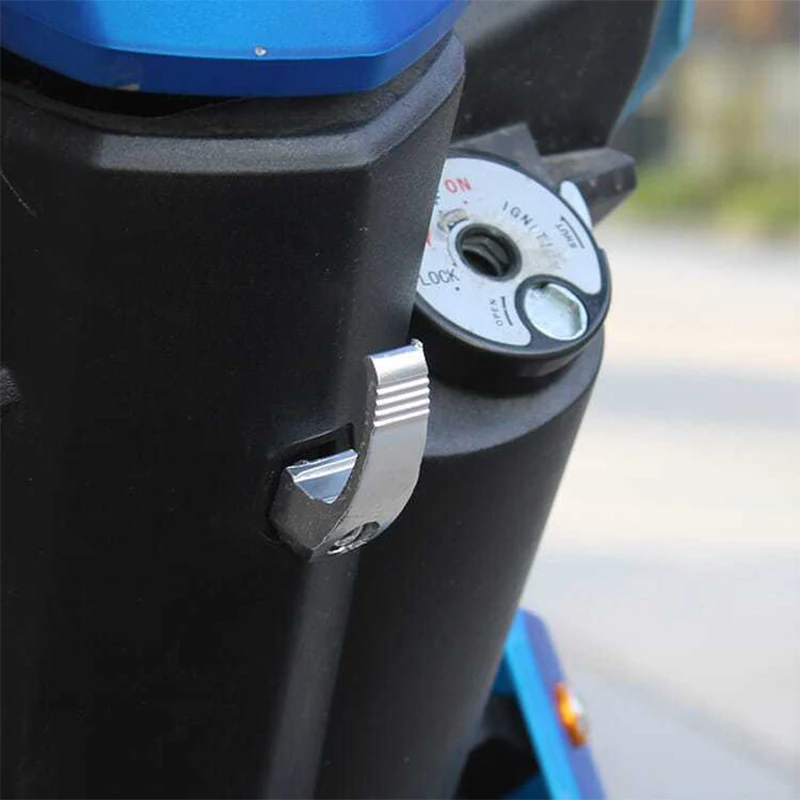 Nuevo gancho universal para motocicletas, hecho de aleación de aluminio, para colgar el casco, con un solo orificio, ideal para motocicletas de cross, scooters eléctricos y motocicletas en general.