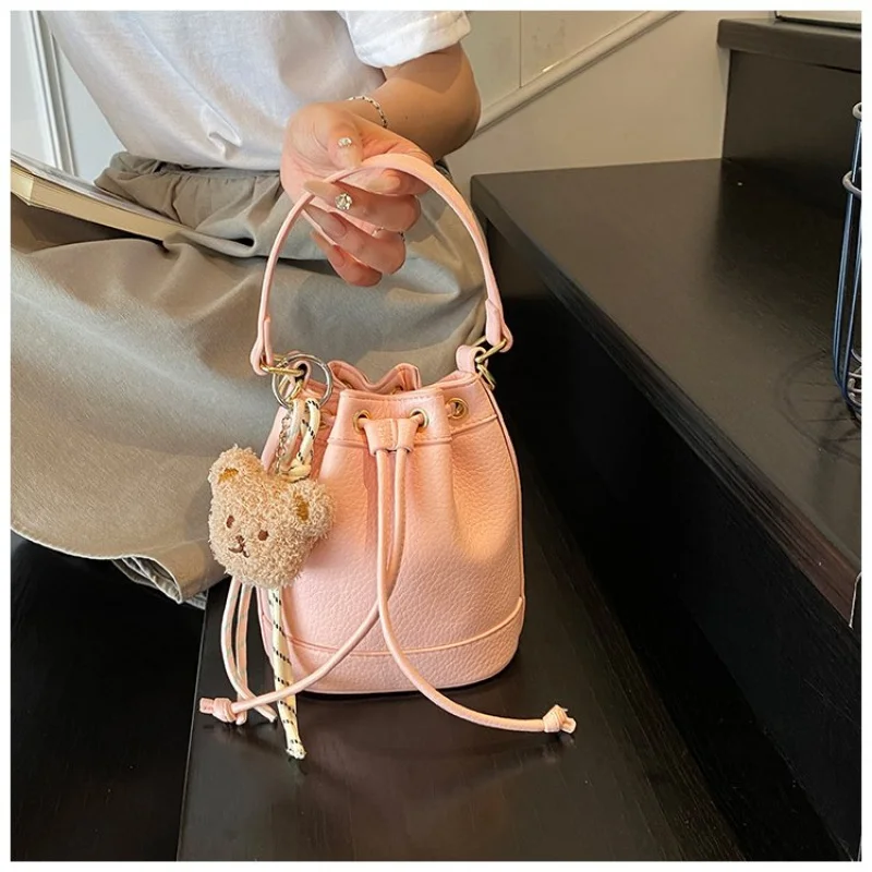 حقيبة ماسنجر نسائية راقية مصنوعة من الجلد الصناعي معززة باريس كاجوال عتيقة واسعة على الطراز اليومي  #6