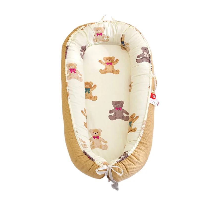 lettino-ospedaliero-per-culla-in-legno-massello-di-pino-dal-design-moderno-con-funzionalita-confortevoli