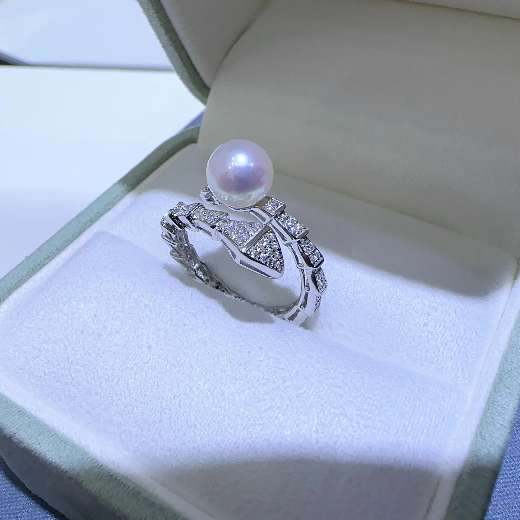 

Серебро 925 пробы, инкрустированное белым жемчугом, стильное и персонализированное регулируемое кольцо-змея с петлей, AAAA