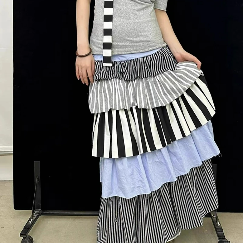 2025, Herbst-Winter-Damenbekleidung, originelles Design, Retro-gestreift, gestrickt, Spleißen, mehrstufig, niedlich, vielseitig, langer Rock für Damen