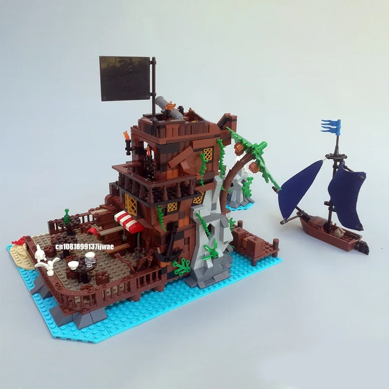 New 1038PCS medieval Pirate MOC Sin Island Keg Cutlass inn model DIY creative ideas child Toy Assembly Puzzle birthday Gift