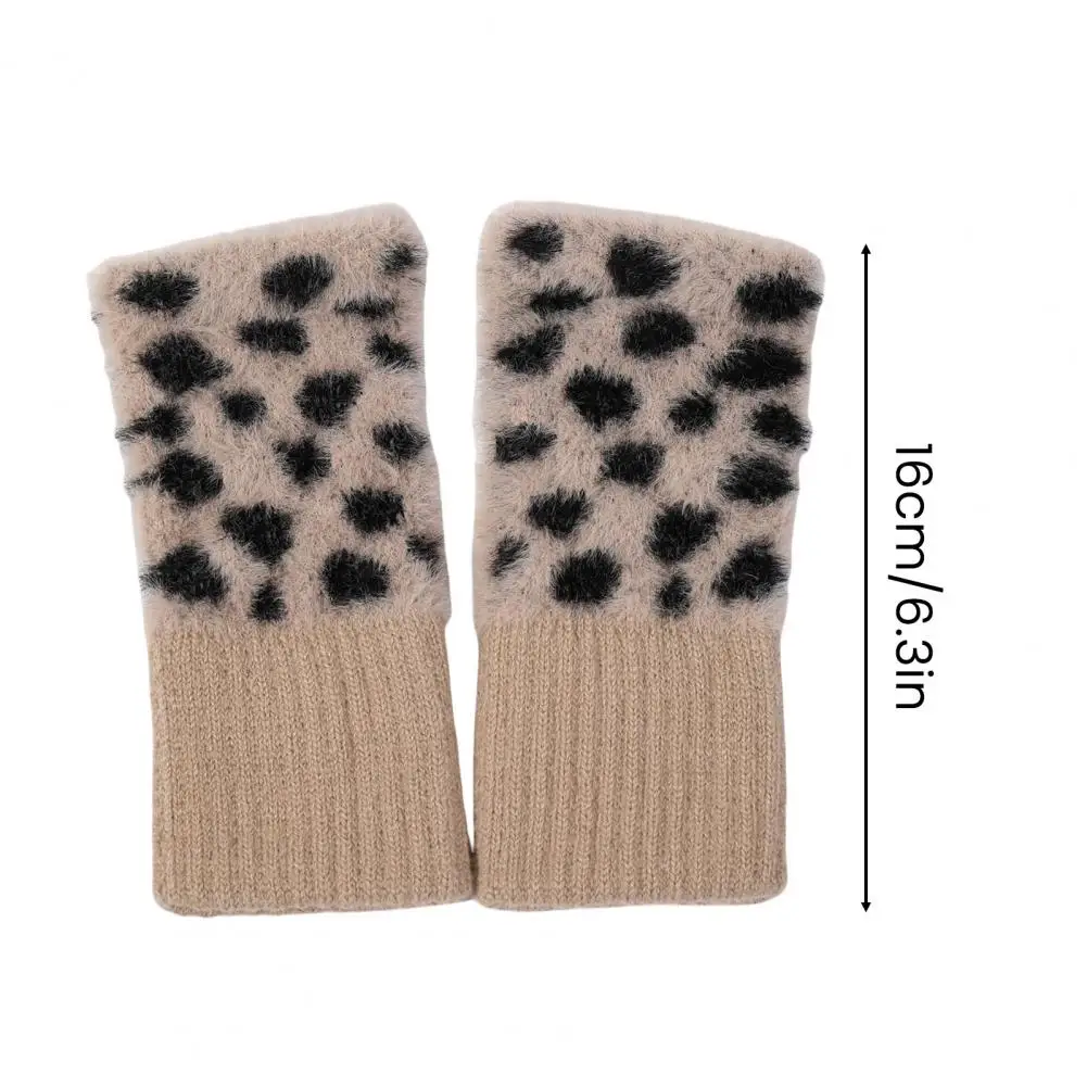 Cozy Autumn Gloves Leopard Print Fingerless Gloves for Women Fuzzy Warm Winter Mittens with Thumb Hole Fluffy Texting Typing