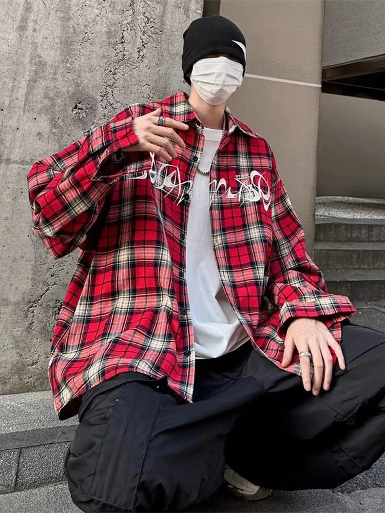 

American Retro Plaid Long Sve irt Men's Cuban Collar Jaet Oversize Cool Sle Workwear irt Autumn Faion Trend