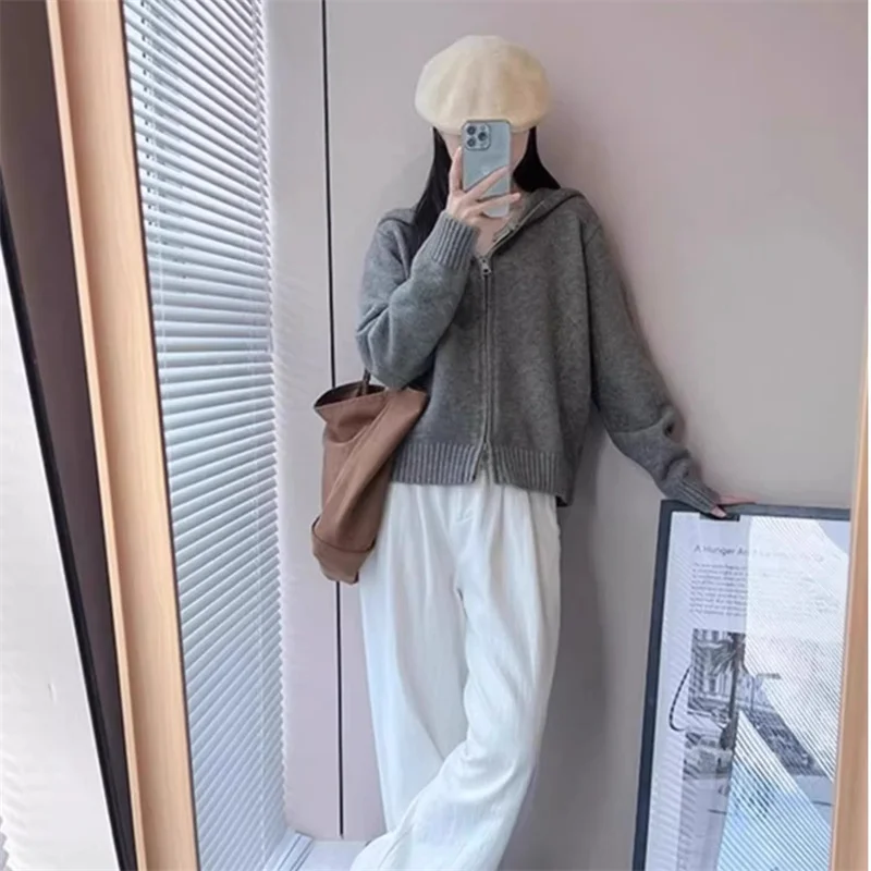 سترة دونغقوان داليانغ النسائية المحبوكة ذات الجودة الممتازة وصلت حديثًا من سترة بغطاء للرأس من Chaoan Long Sve لخريف