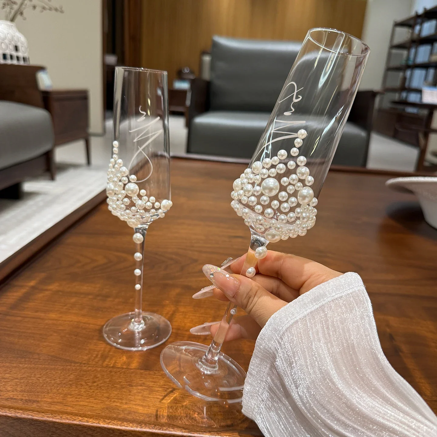 2PCS White Pearl Champagne Glasses Luxurious Sparkling Wine Glasses Stylish Sweet Wine Glasses Cocktail Stem Glasses
