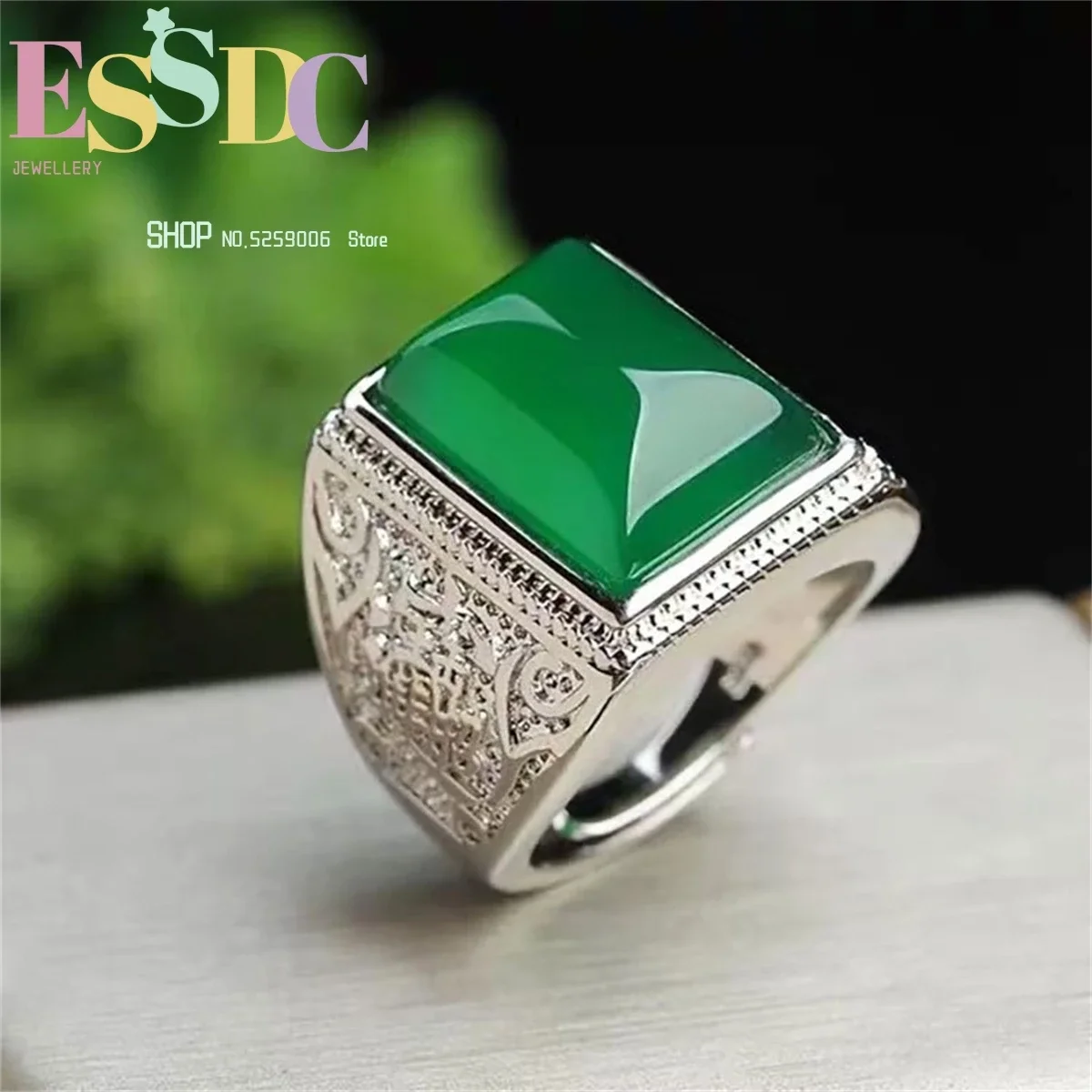 Anillo cuadrado de marea masculina con cara de hielo alto a través de la apertura de ágata de Calcedonia Verde del Emperador con incrustaciones de Jade de estilo nacional de plata
