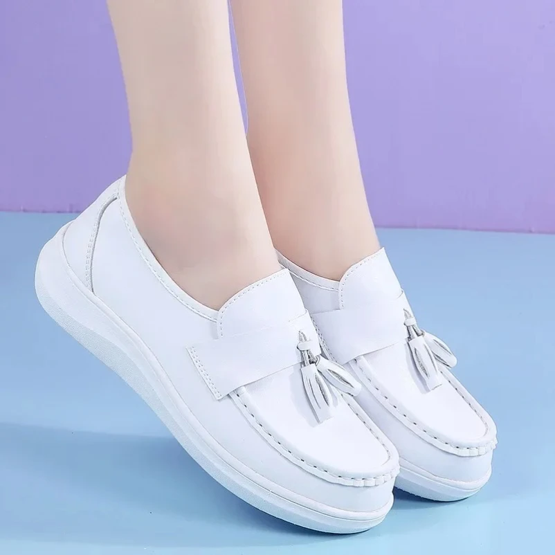 2025 النساء المتسكعون لينة أحذية تمريض حذاء مسطح الكاكي جودة عالية موضة الربيع الأحذية الإناث النساء قفل معدني المتسكعون زلة #5