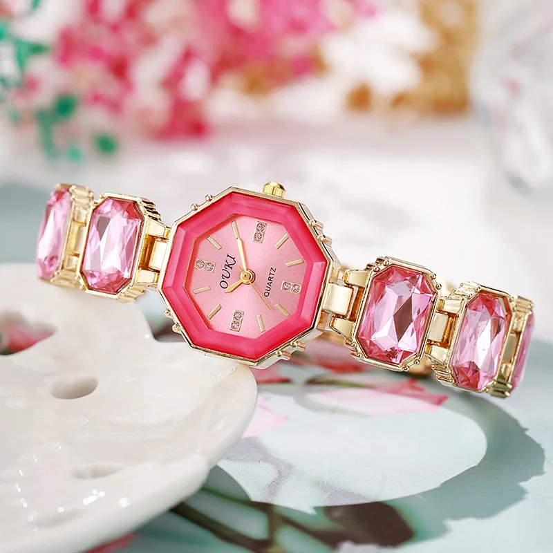 Small Cube Candy Watch, Large Gemstone Colorful Emerald Niche High-end Light Luxur Fashionable Bracelet Women Watch for Ladies
