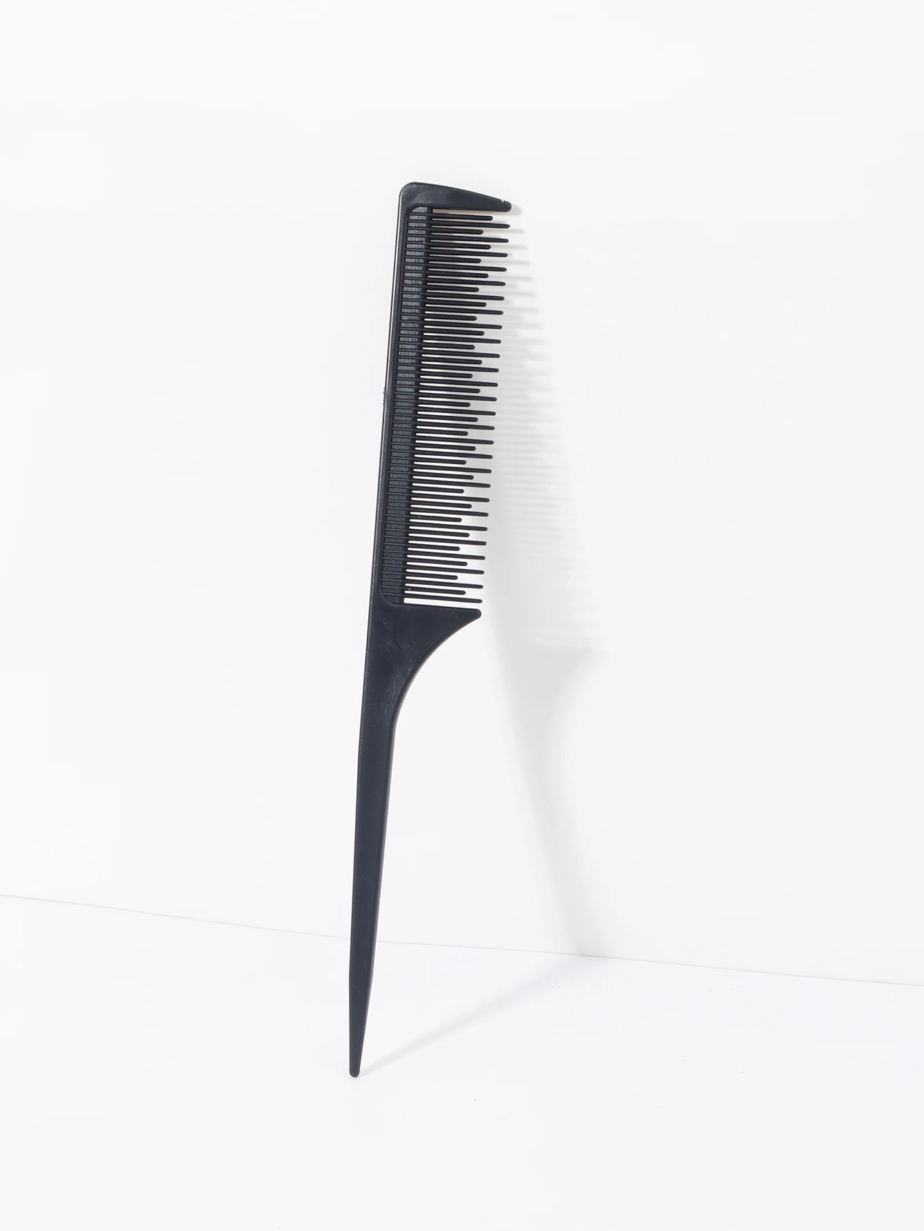 Carbon fiber hair comb, heat-resistant pointed tail comb, salon barber and home use,special for real hair wigs
