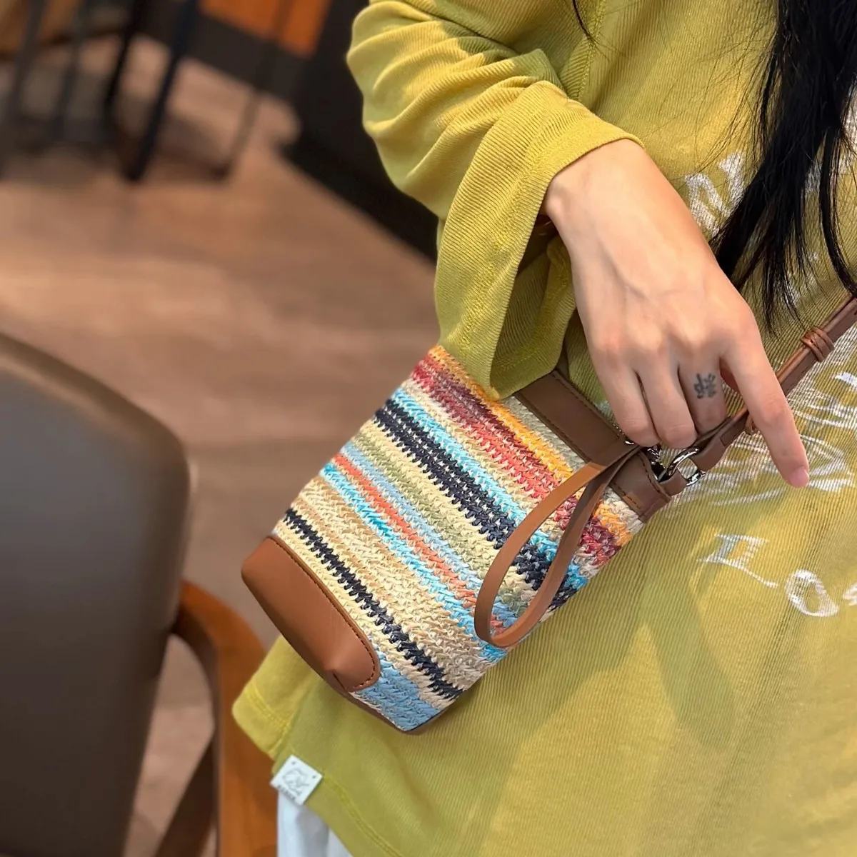 

2025 Summer Women's Raffia & Leather Crossbody Bag - Girl's Trendy Convertible Shoulder Purse for Beach & Weekend