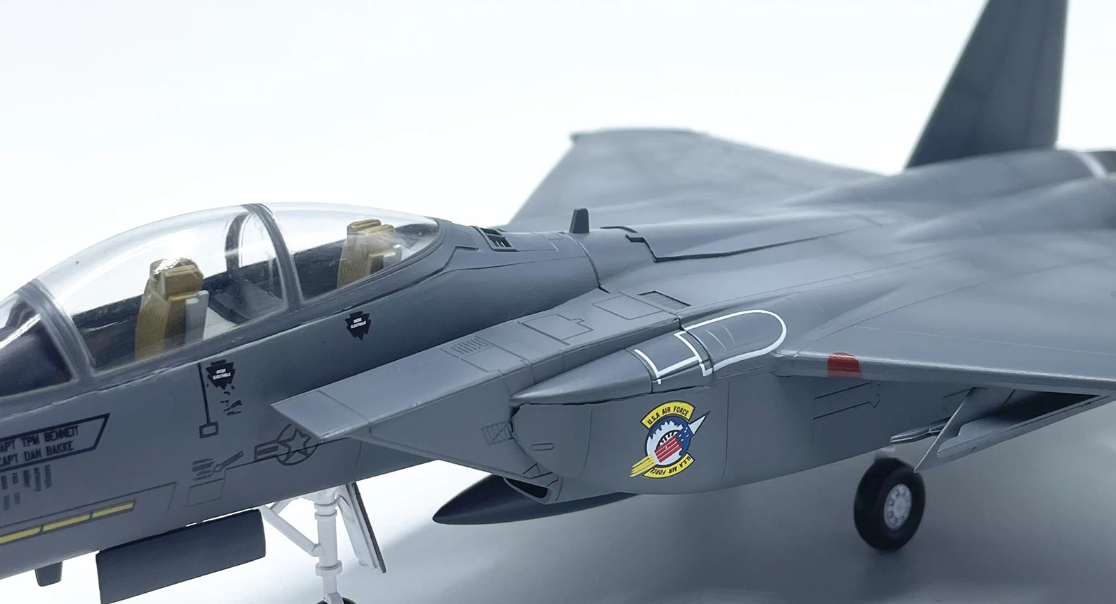 1: 72 us F-15E heavy fighter model  Static simulation collection model finished decoration 37123