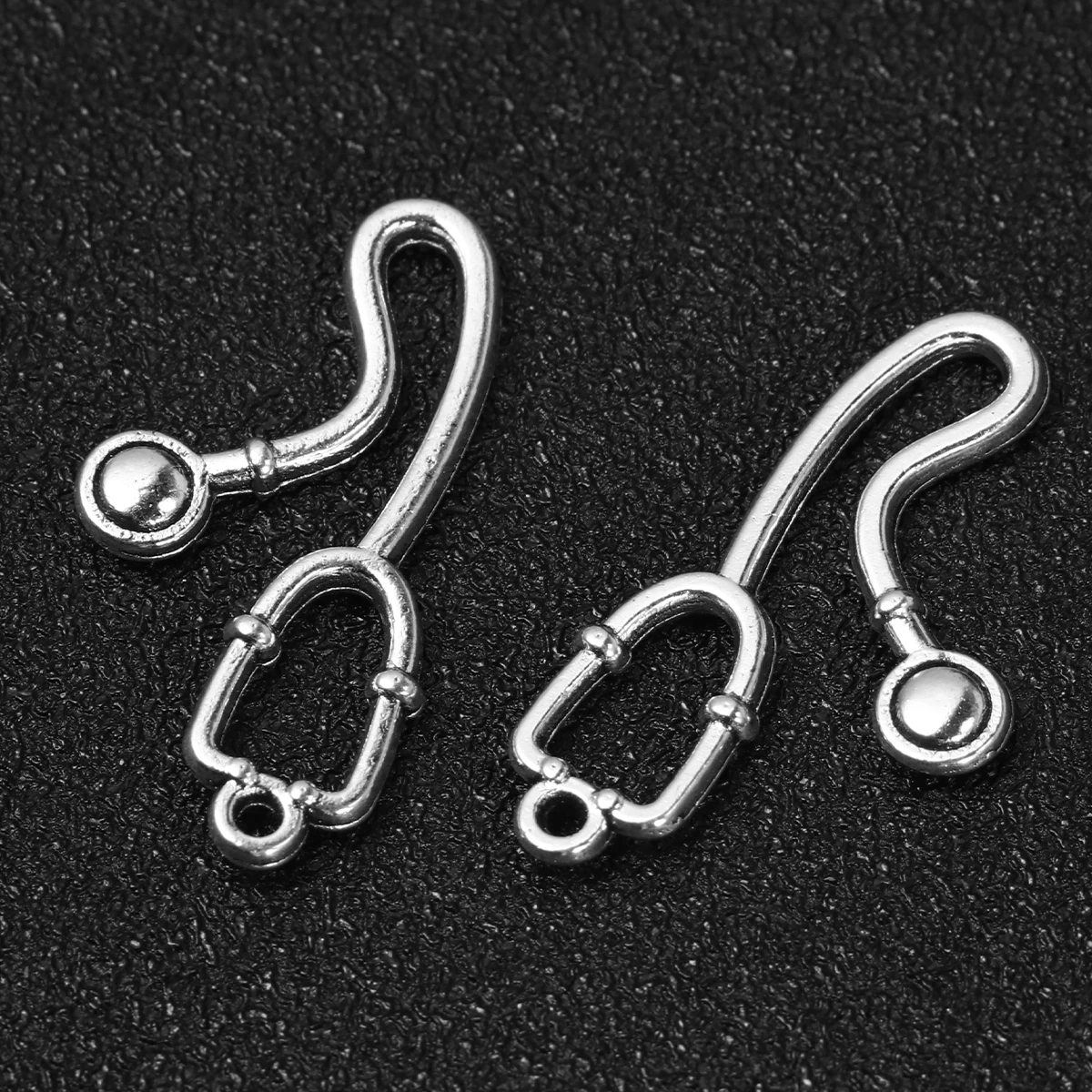 

100pcs Retro Zinc Alloy Stethoscope Pendant Dangle Charm Jewelry Earring Crafts DIY Nurse Accessories Vintage for Necklace