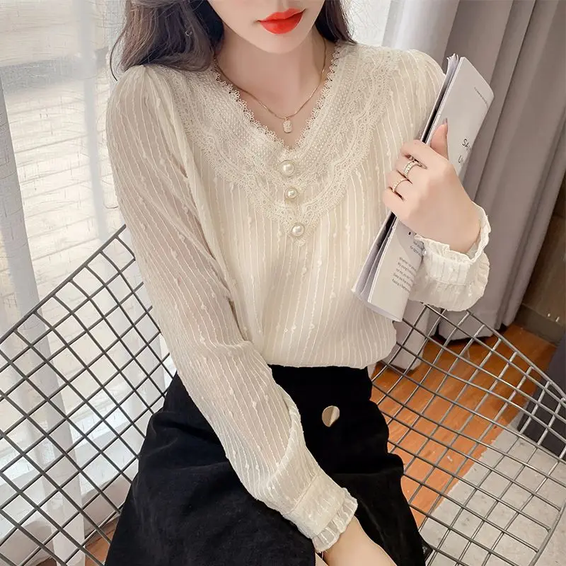 Spring New Button Lace Patchwork Shirt Tops Long Sleeve V Neck Solid Color Loose Blouse Temperament Elegant Women Clothing