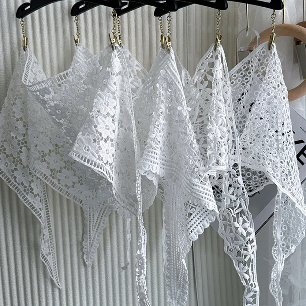 

Элегантный кружевной треугольный шарф для женщин, вязаный крючком цветочный платок, кружевной цветочный головной платок, шарф для путешествий и фотосессий.