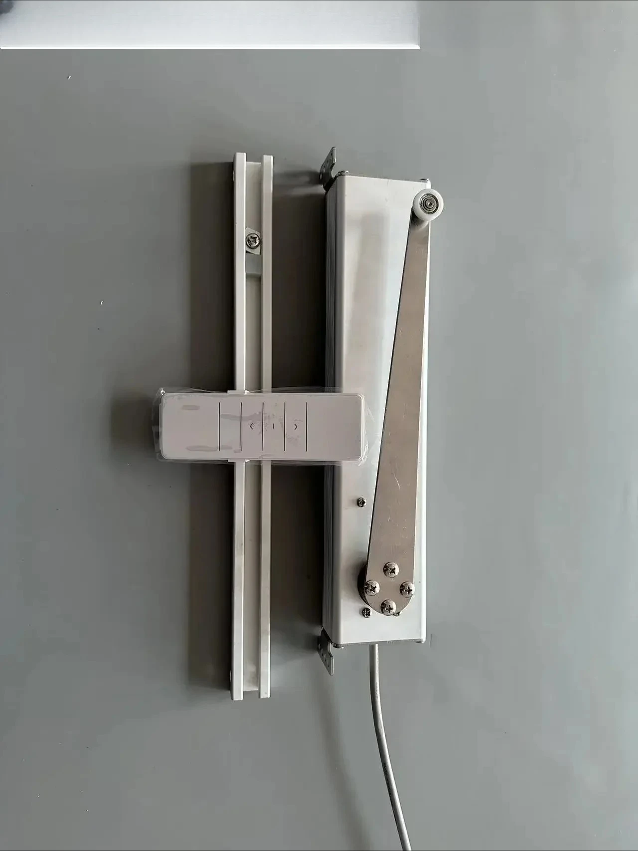 

Внутреннее открытие и внешнее открытие, электрическое открывание окон с регулировкой на 90 градусов, открыватель окон с электрическим раздвижным рычагом.