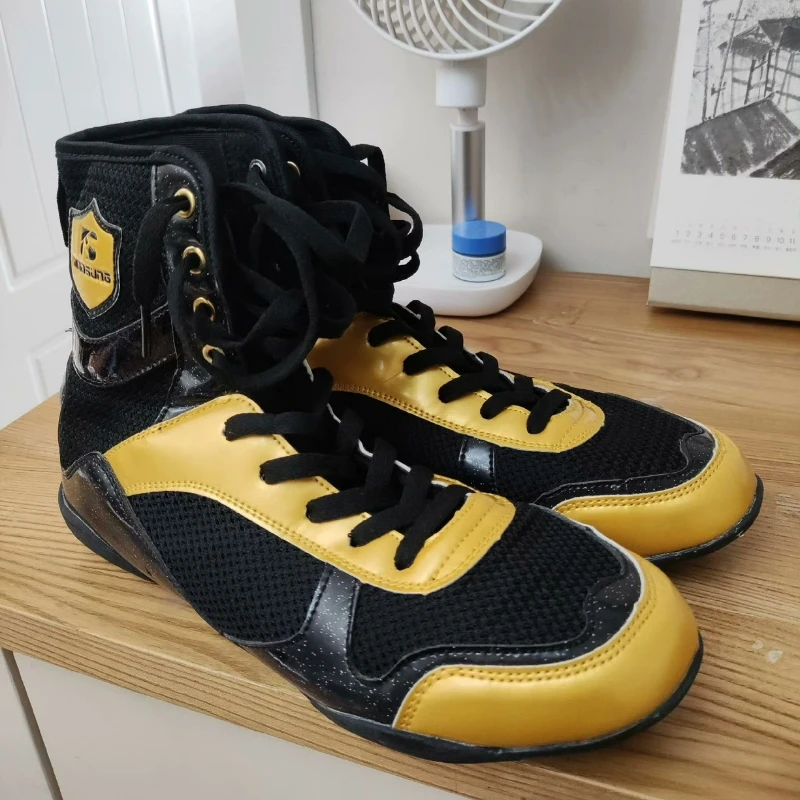 

Men's and Women's Fighting Sports Shoes Non-slip Lightweight and Breathable Wrestling Shoes Competition Training Boxing Shoes