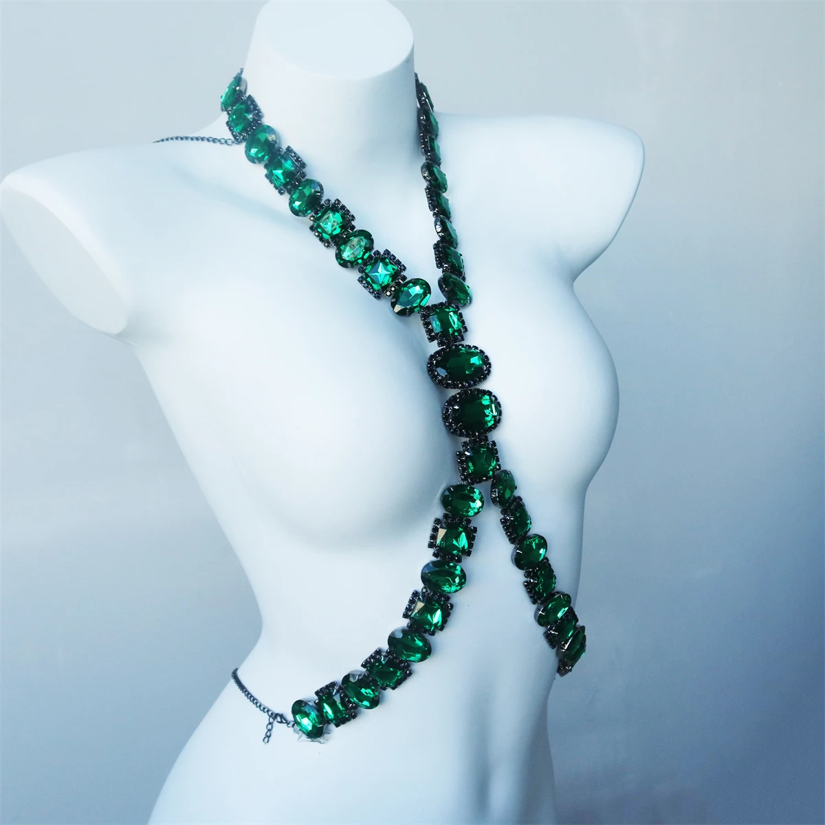 Collier de poitrine carré vert pour homme, biscuits de fiançailles, sous-vêtements croisés, bijoux de corps JOJewelry, haut d'été, décoration de poitrine, 03